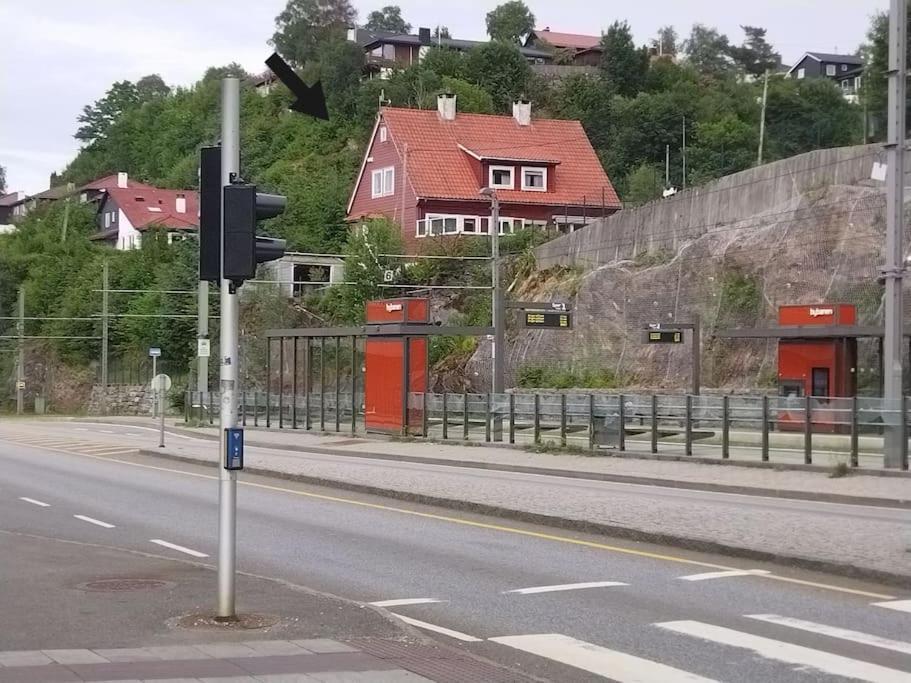 Kjellerleilighet I Fana Til Leie-Med Gratis Parkering Og Mange Kollektiv Reisemuligheter Bergen Exterior foto