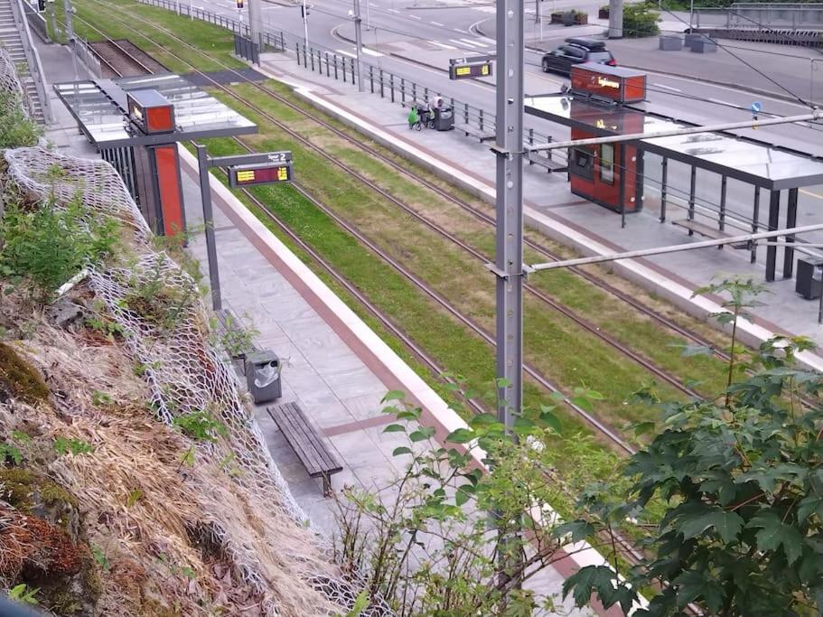 Kjellerleilighet I Fana Til Leie-Med Gratis Parkering Og Mange Kollektiv Reisemuligheter Bergen Exterior foto